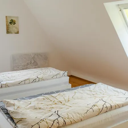 Emmerichsthal Apartamento *